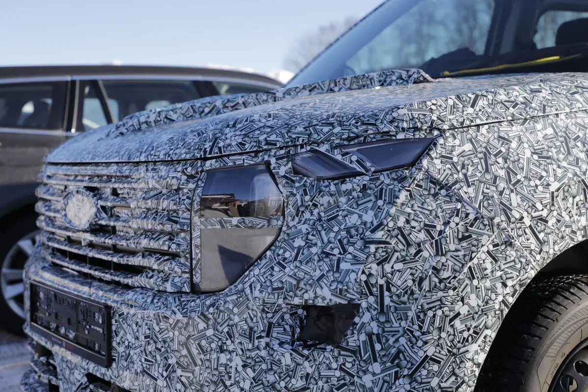 Ford Tourneo Courier 2024, sarà sia ibrido (diesel) che 100% elettrico (16)