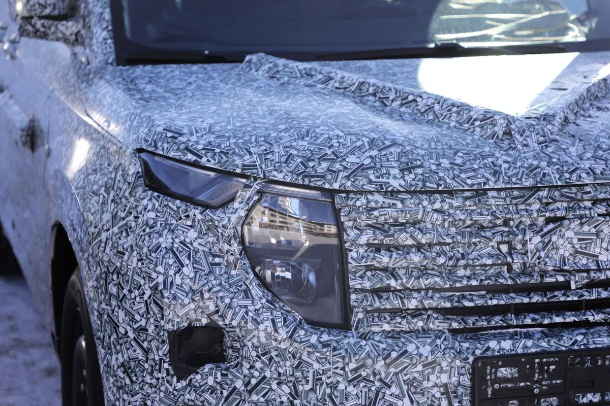 Ford Tourneo Courier 2024, sarà sia ibrido (diesel) che 100% elettrico (19)