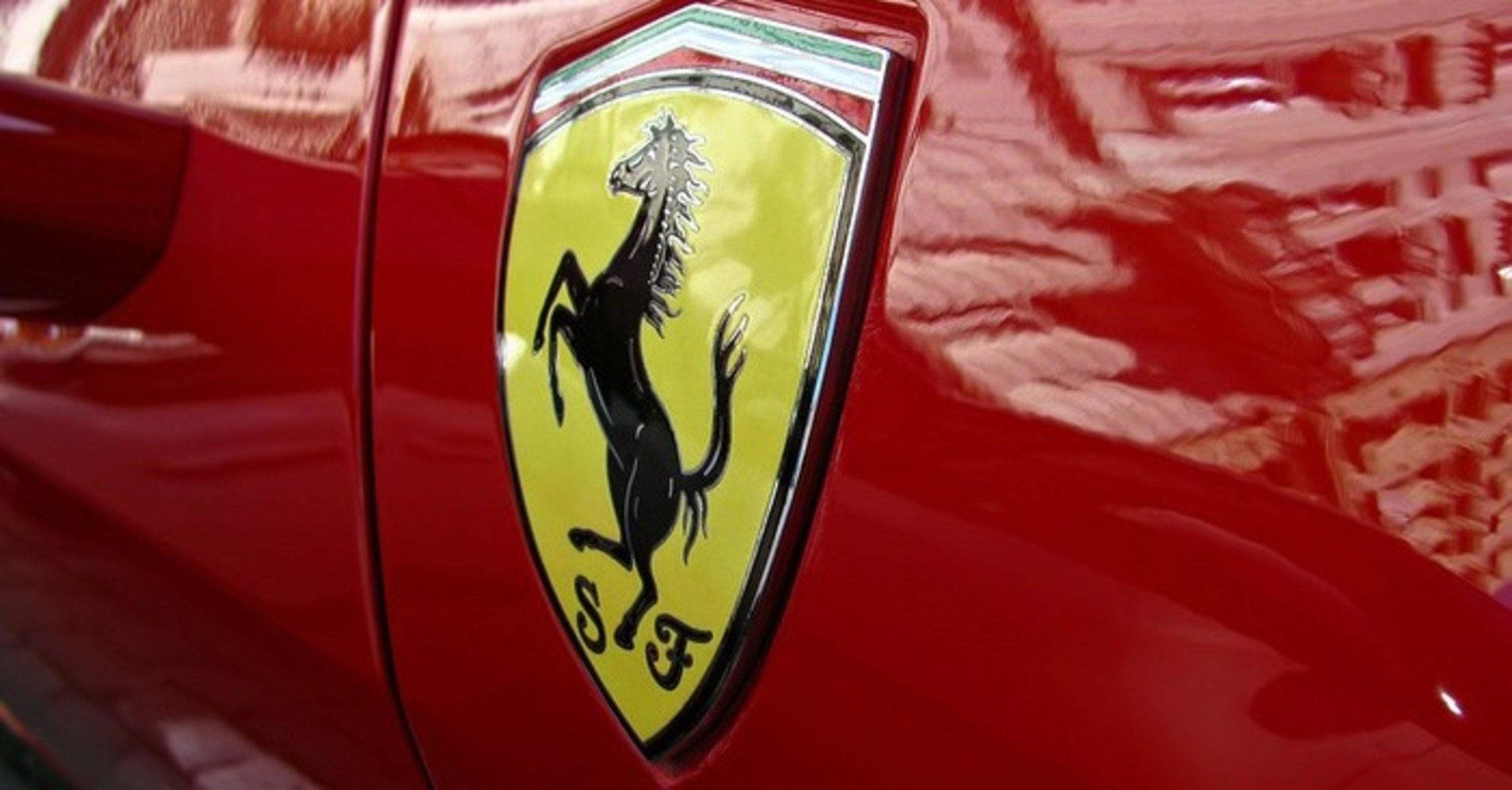 Ferrari Vs Elettrico, chi vincer&agrave;? [VIDEO]