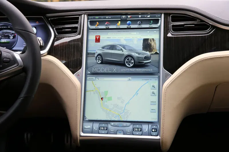 La versione verticale dell'infotainment Tesla