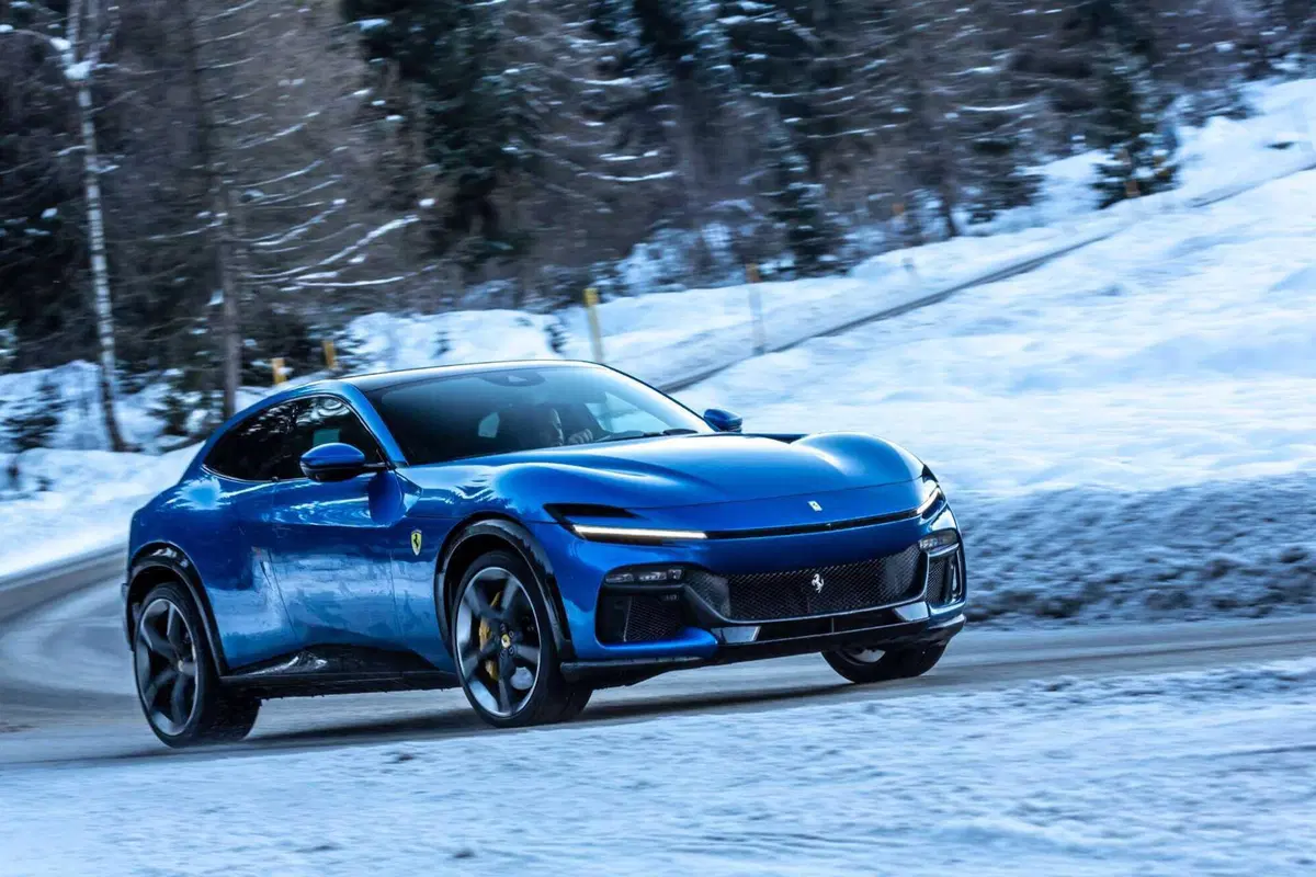 Ferrari Purosangue: ecco le foto sulla neve del test (4)