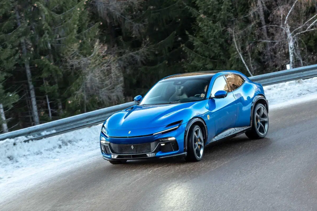 Ferrari Purosangue: ecco le foto sulla neve del test (9)