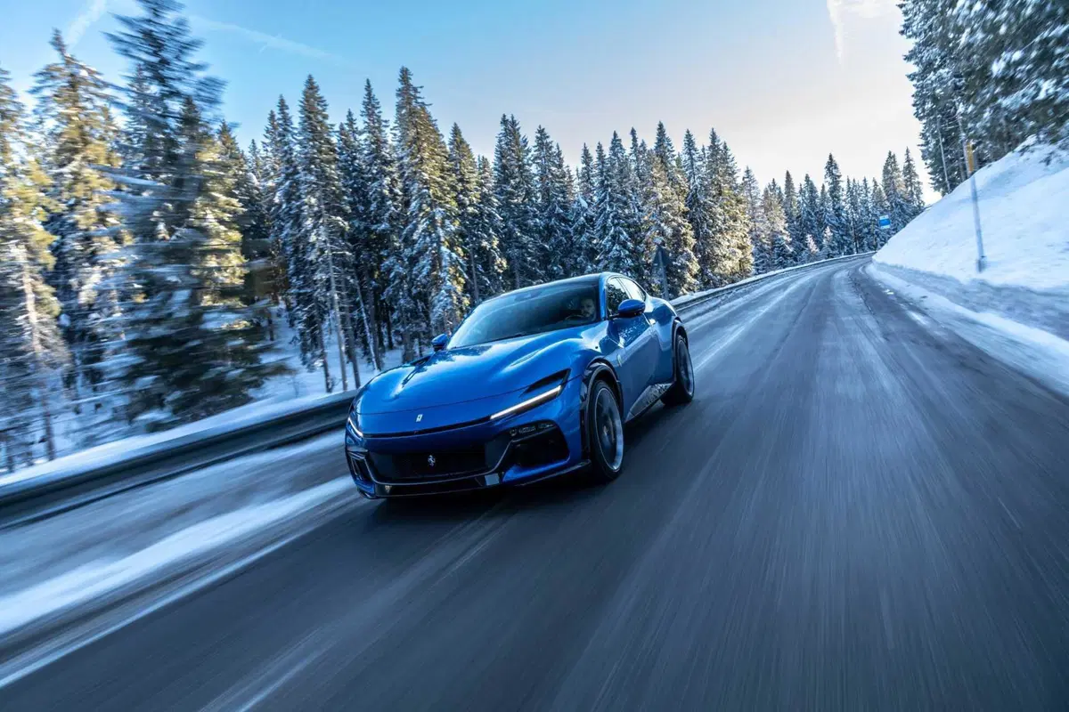 Ferrari Purosangue: ecco le foto sulla neve del test (14)