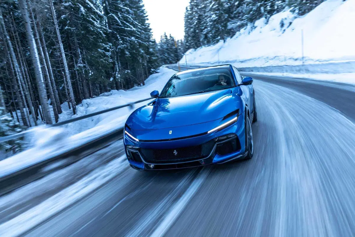 Ferrari Purosangue: ecco le foto sulla neve del test (19)
