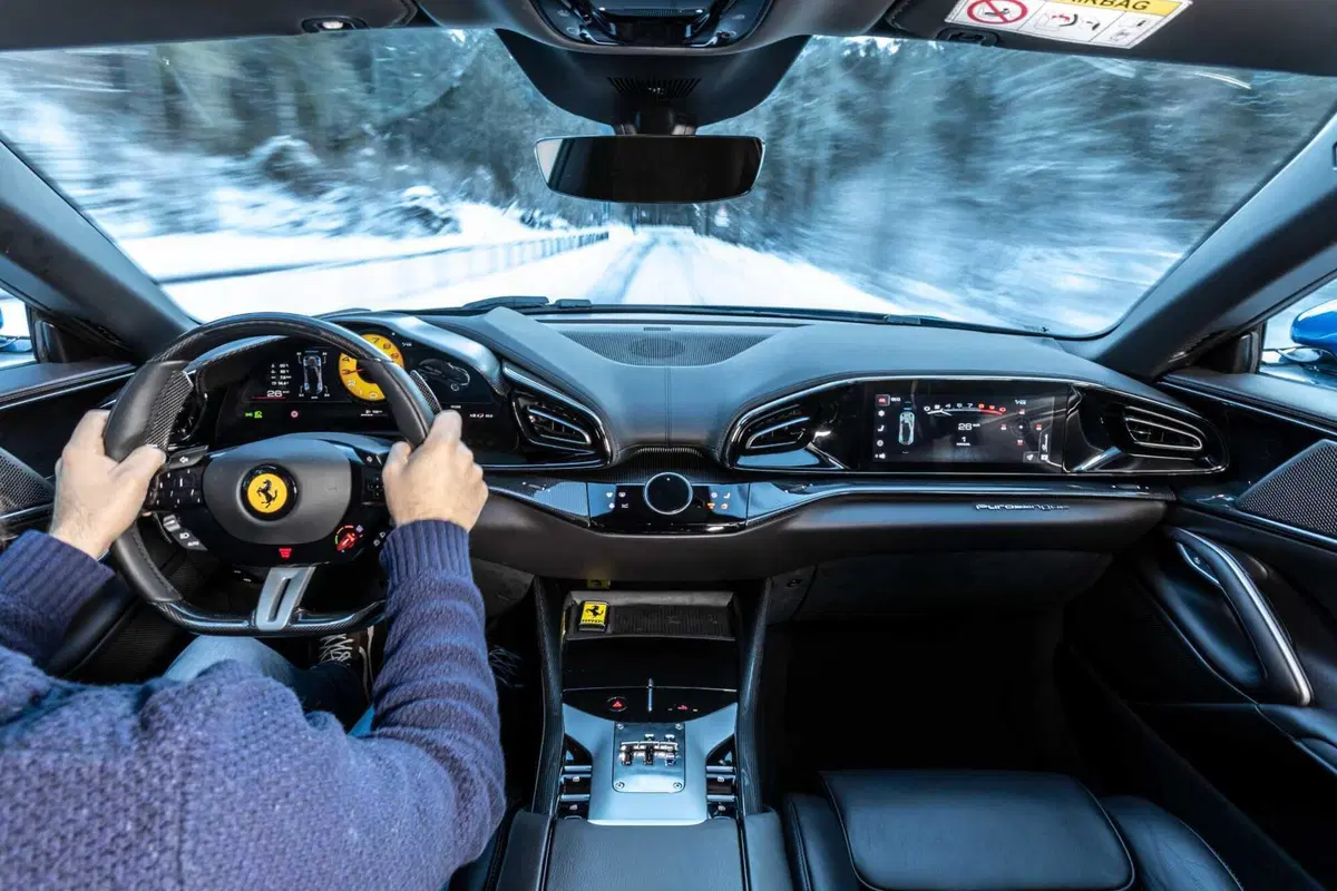 Ferrari Purosangue: ecco le foto sulla neve del test (22)