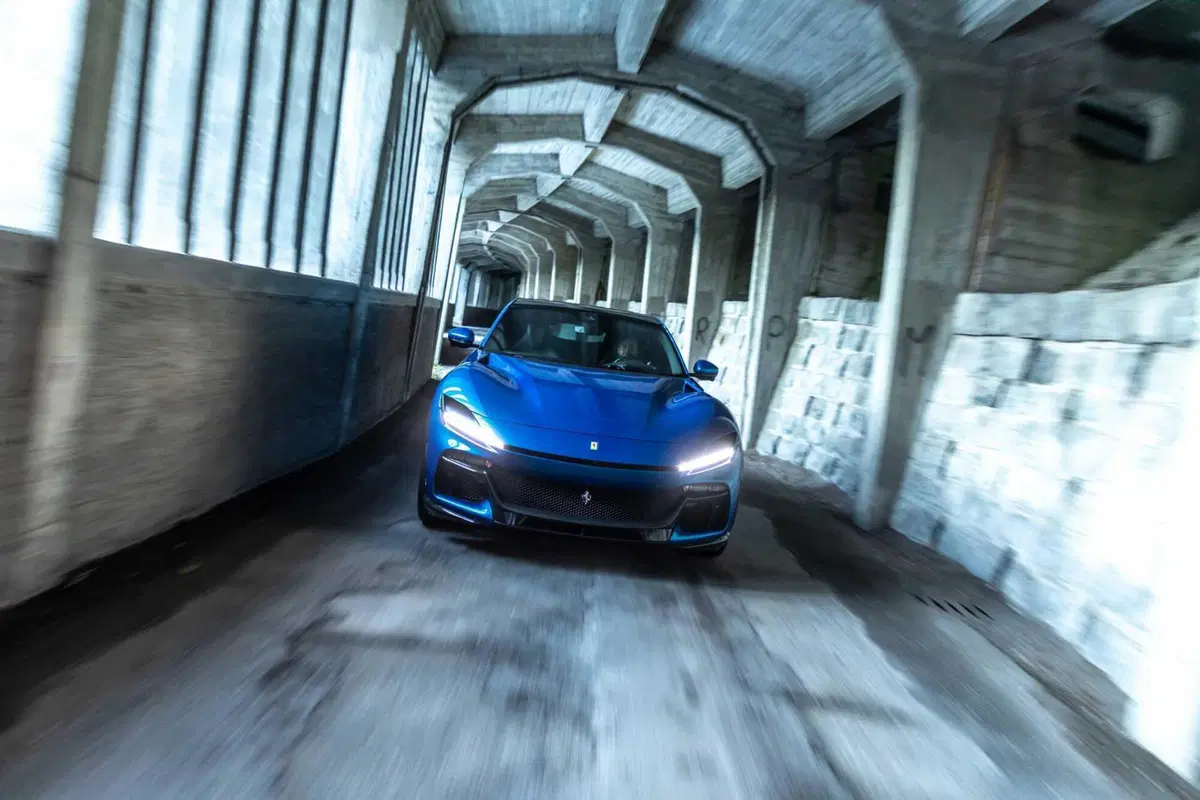 Ferrari Purosangue: ecco le foto sulla neve del test (27)
