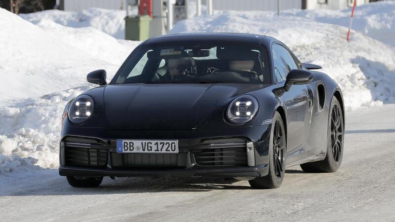 Porsche 911 Turbo 2024, ecco le foto spia del nuovo Facelift