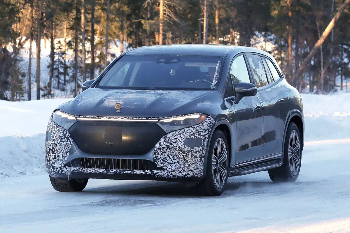 Mercedes Maybach EQS, ecco il nuovo suv elettrico tedesco [Foto Spia]