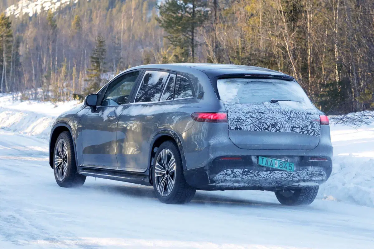 Mercedes Maybach EQS, ecco il nuovo suv elettrico tedesco [Foto Spia] (2)