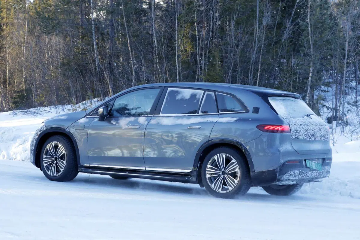 Mercedes Maybach EQS, ecco il nuovo suv elettrico tedesco [Foto Spia] (3)