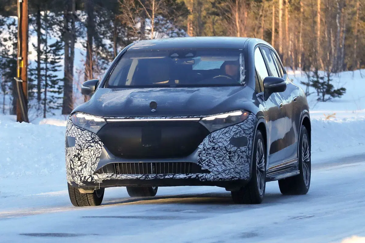 Mercedes Maybach EQS, ecco il nuovo suv elettrico tedesco [Foto Spia] (4)
