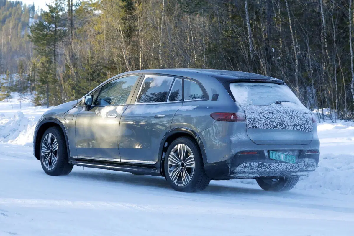Mercedes Maybach EQS, ecco il nuovo suv elettrico tedesco [Foto Spia] (5)