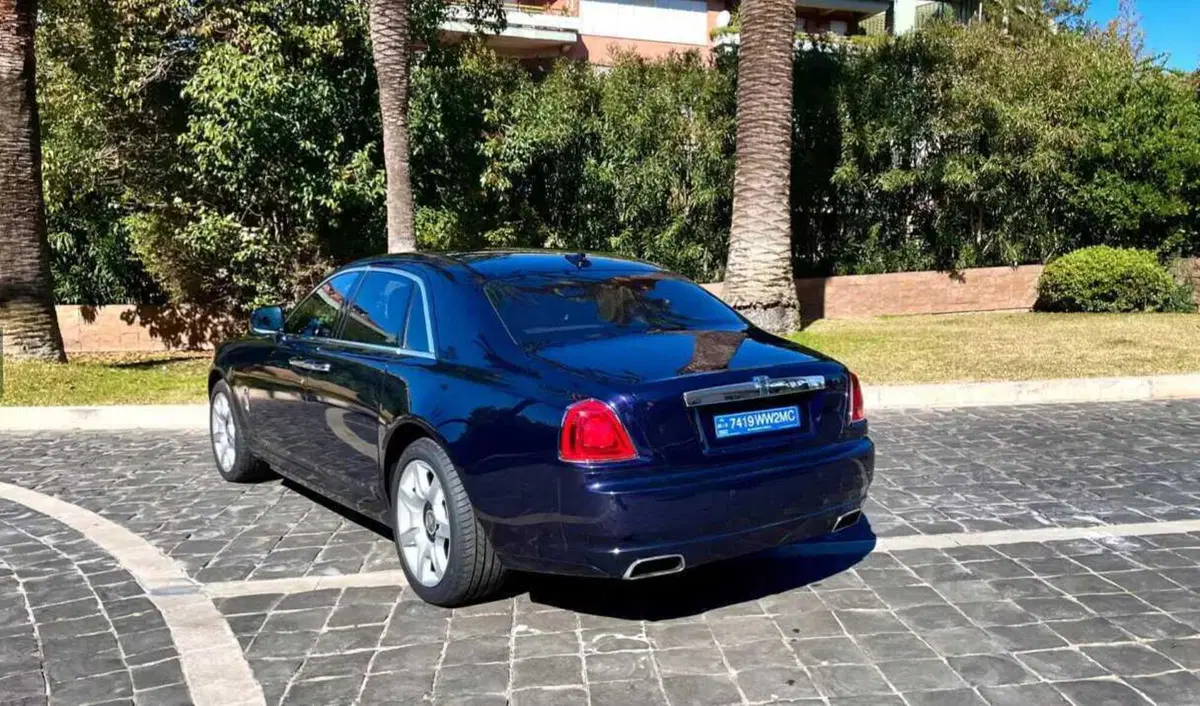Sentirsi come Flavio Briatore: la sua Rolls Royce è in vendita (5)