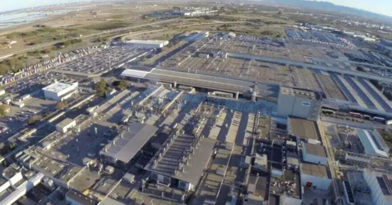 Ford, l'elettrico colpisce ancora: altri 1.100 licenziamenti in Spagna
