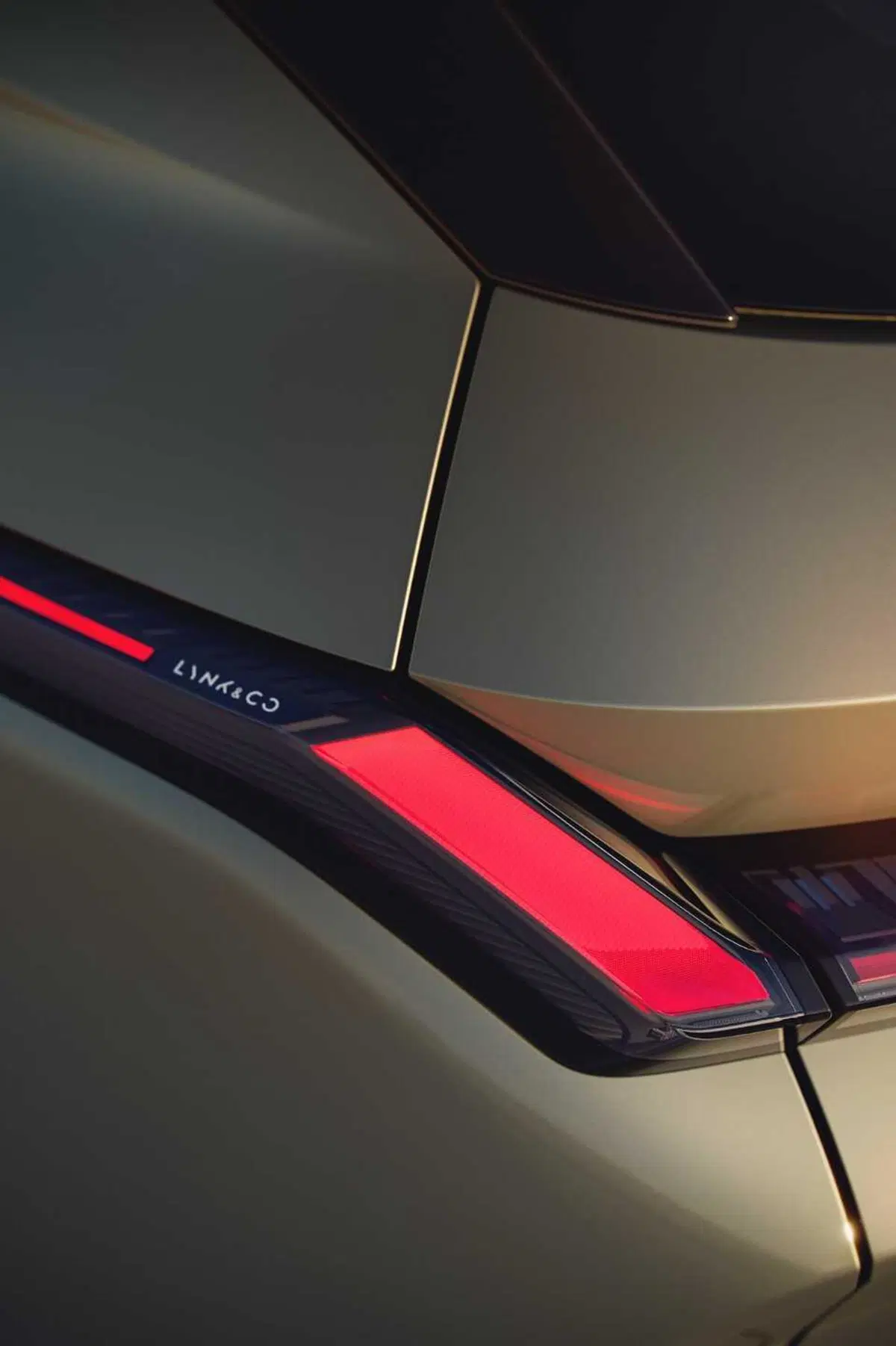 Lynk&Co 08 le immagini ufficiali della coupé cinese di Geely (3)