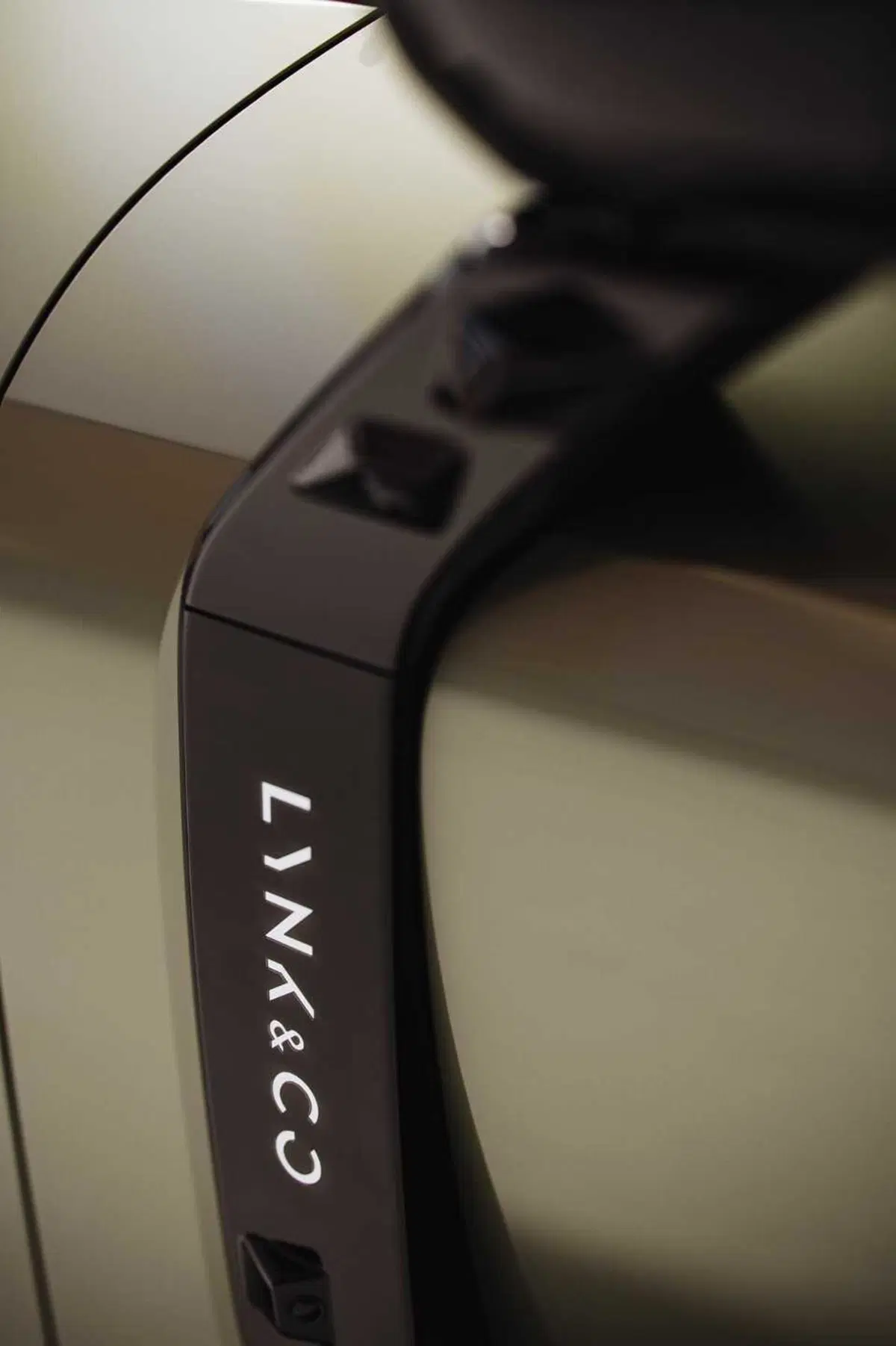 Lynk&Co 08 le immagini ufficiali della coupé cinese di Geely (4)