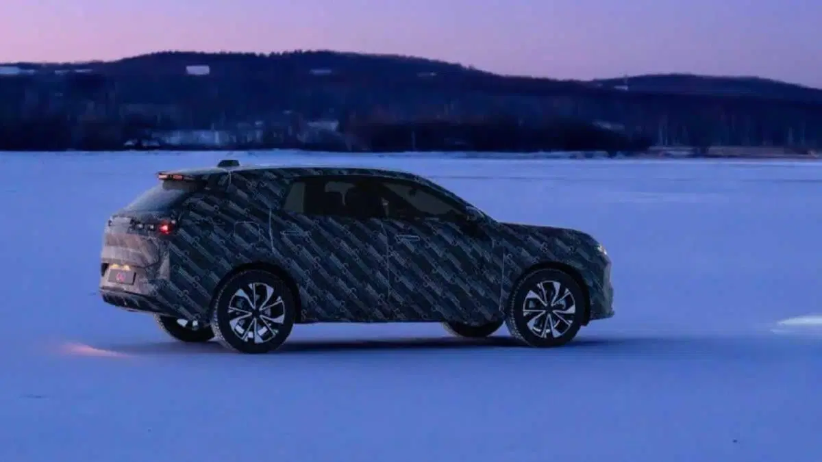Lynk&Co 08 le immagini ufficiali della coupé cinese di Geely (6)