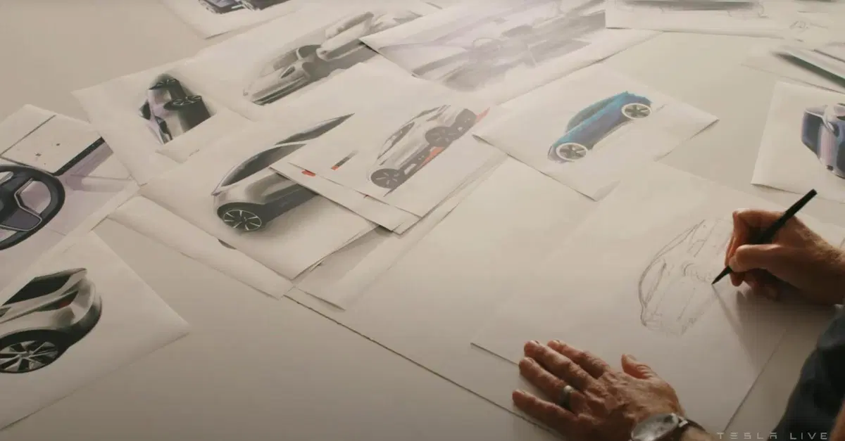 C'&egrave; una strana Tesla in questo video, proprio l&igrave; sul tavolo