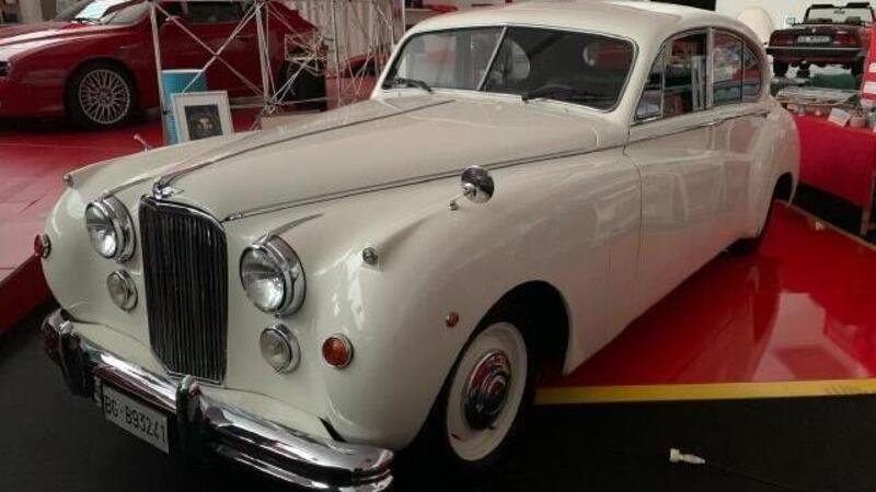 &Egrave; in Italia l&#039;auto della Regina Elisabetta II: Jaguar Mark VII 1952