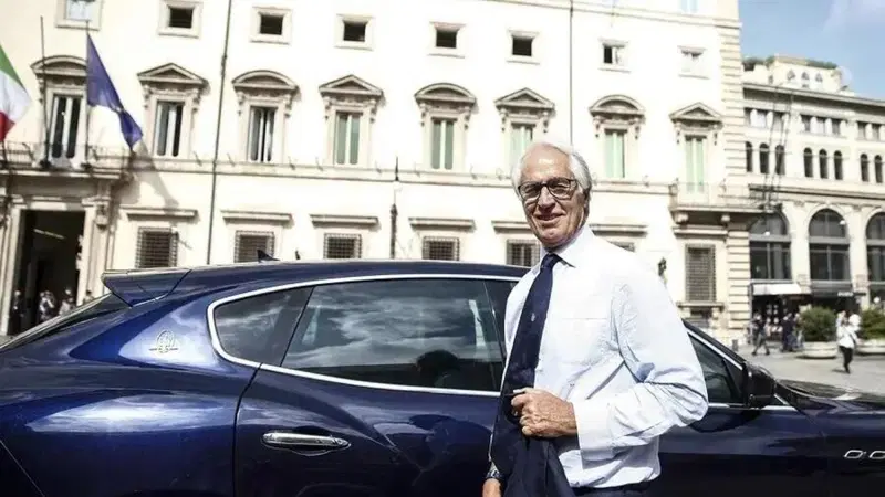 Il presidente del CONI Malag&ograve;: il passaggio all'elettrico &egrave; una forma di autolesionismo