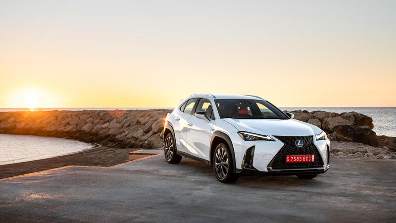 Lexus UX super sconto permuta di 9.000 euro anche senza finanziamento 