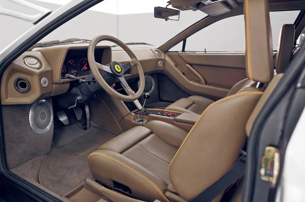 Ferrari Testarossa restomod da 325 km/h: Officine Fioravanti (13)
