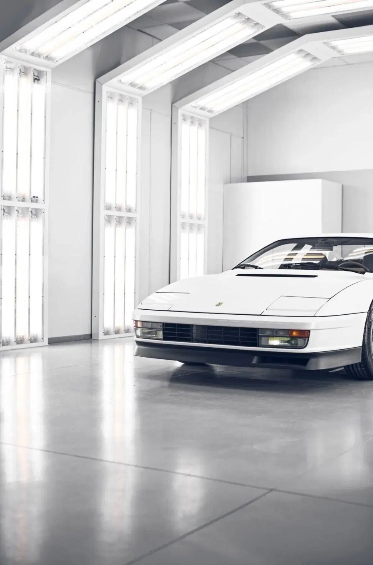 Ferrari Testarossa restomod da 325 km/h: Officine Fioravanti (14)
