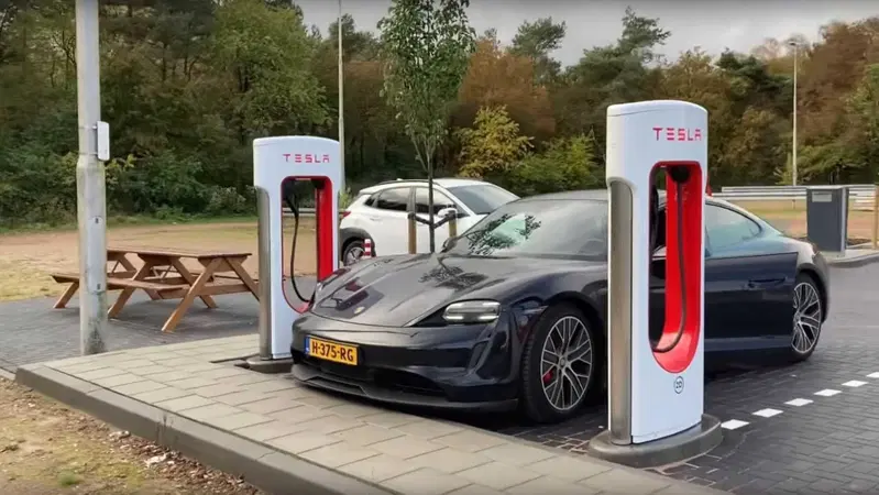 Ops, ho aperto l'auto sbagliata: &egrave; successo con Tesla a Vancouver