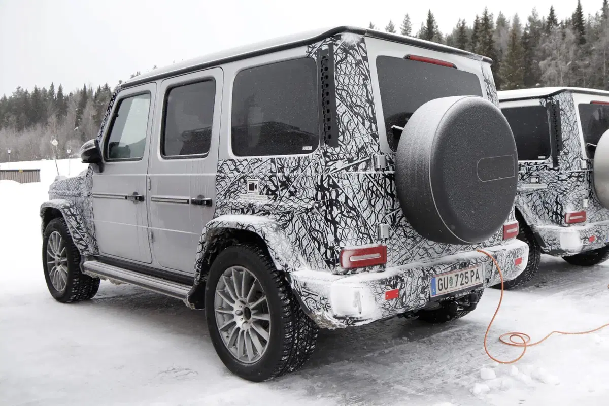 Mercedes EQG, la Classe G diventerà elettrica [Foto Spia] (9)