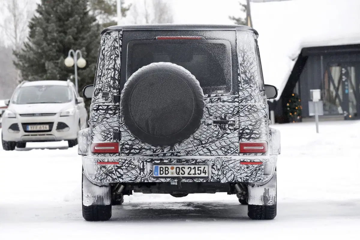 Mercedes EQG, la Classe G diventerà elettrica [Foto Spia] (10)