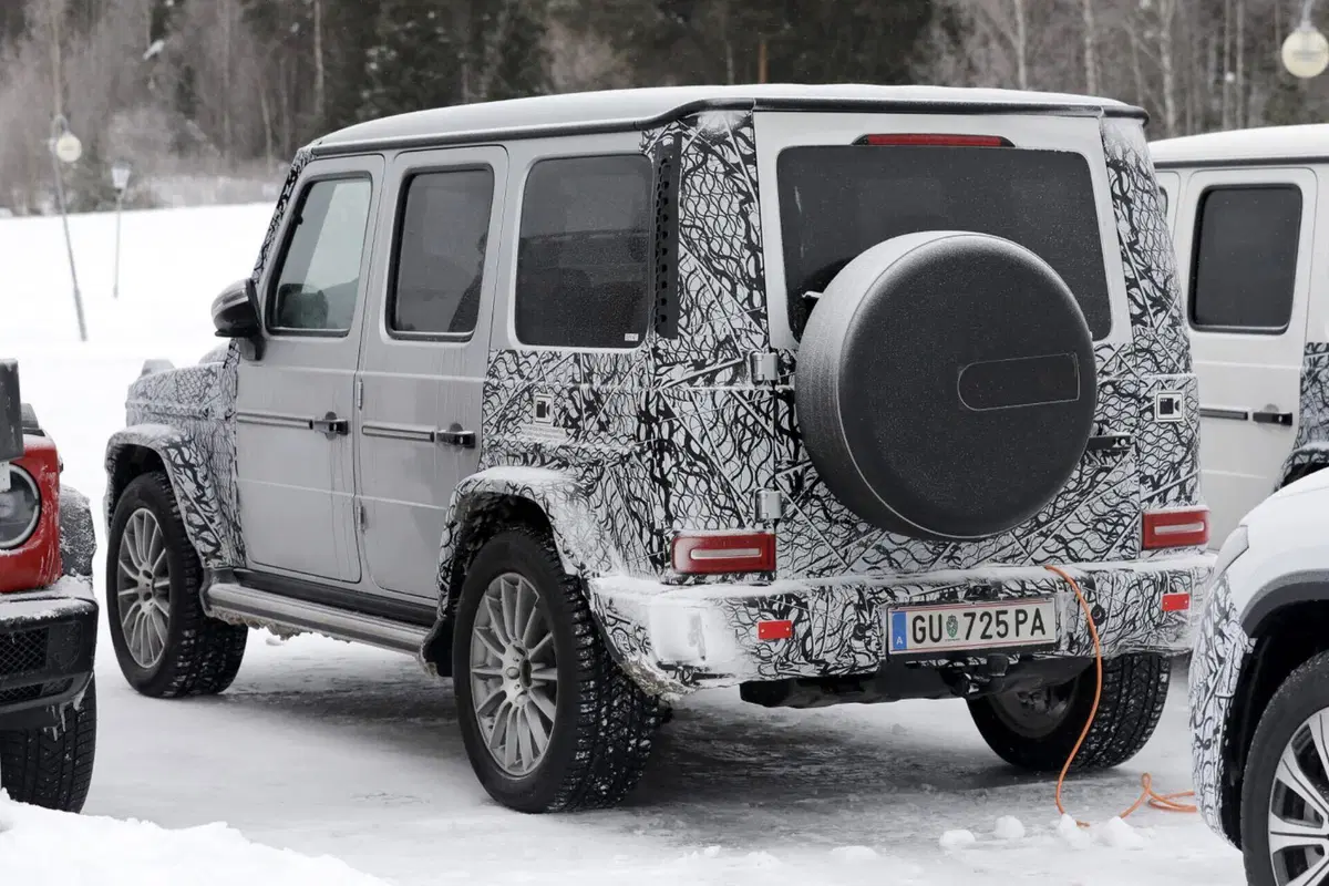 Mercedes EQG, la Classe G diventerà elettrica [Foto Spia] (14)
