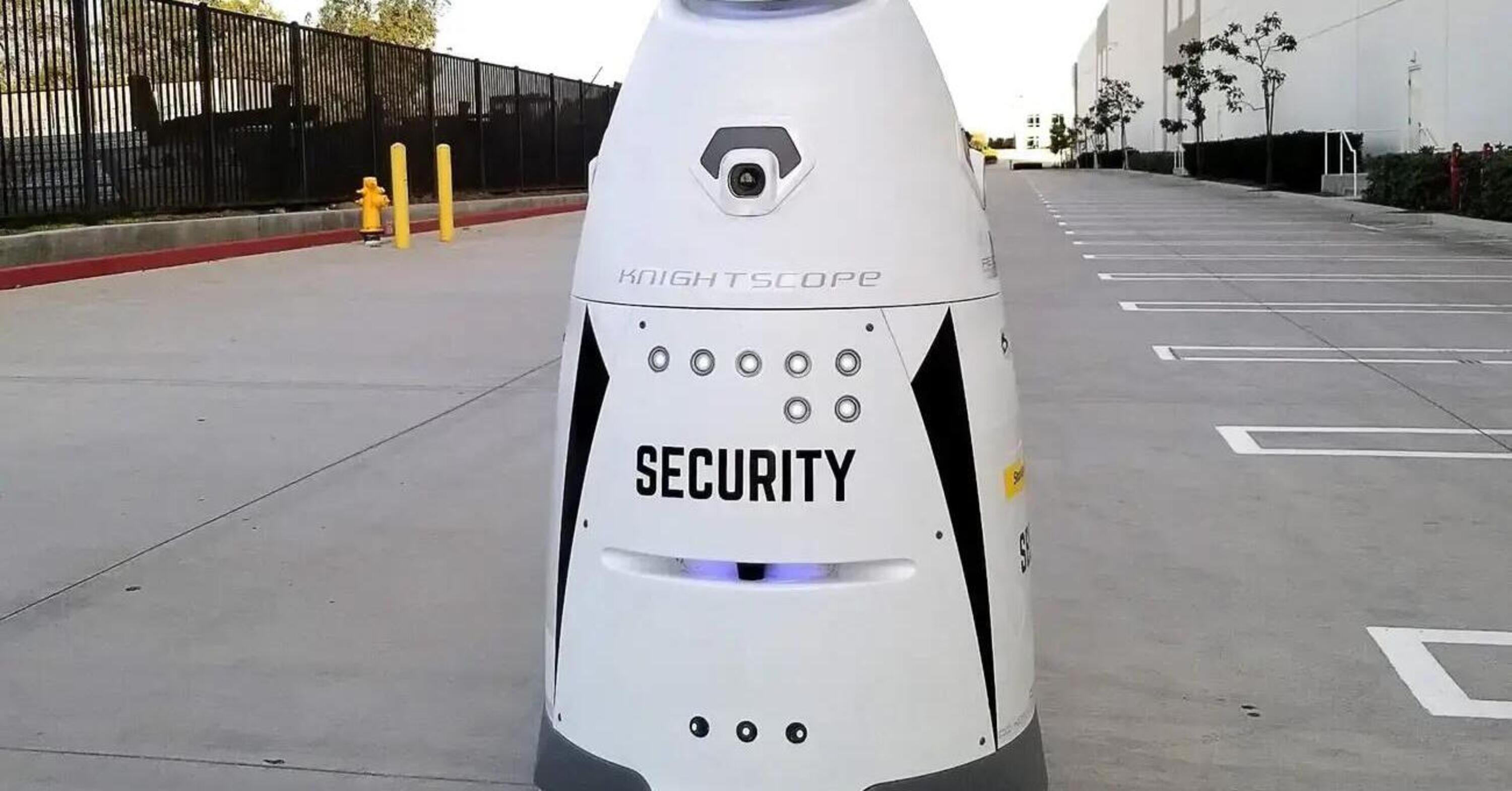 Il robot-poliziotto che controlla i parcheggi
