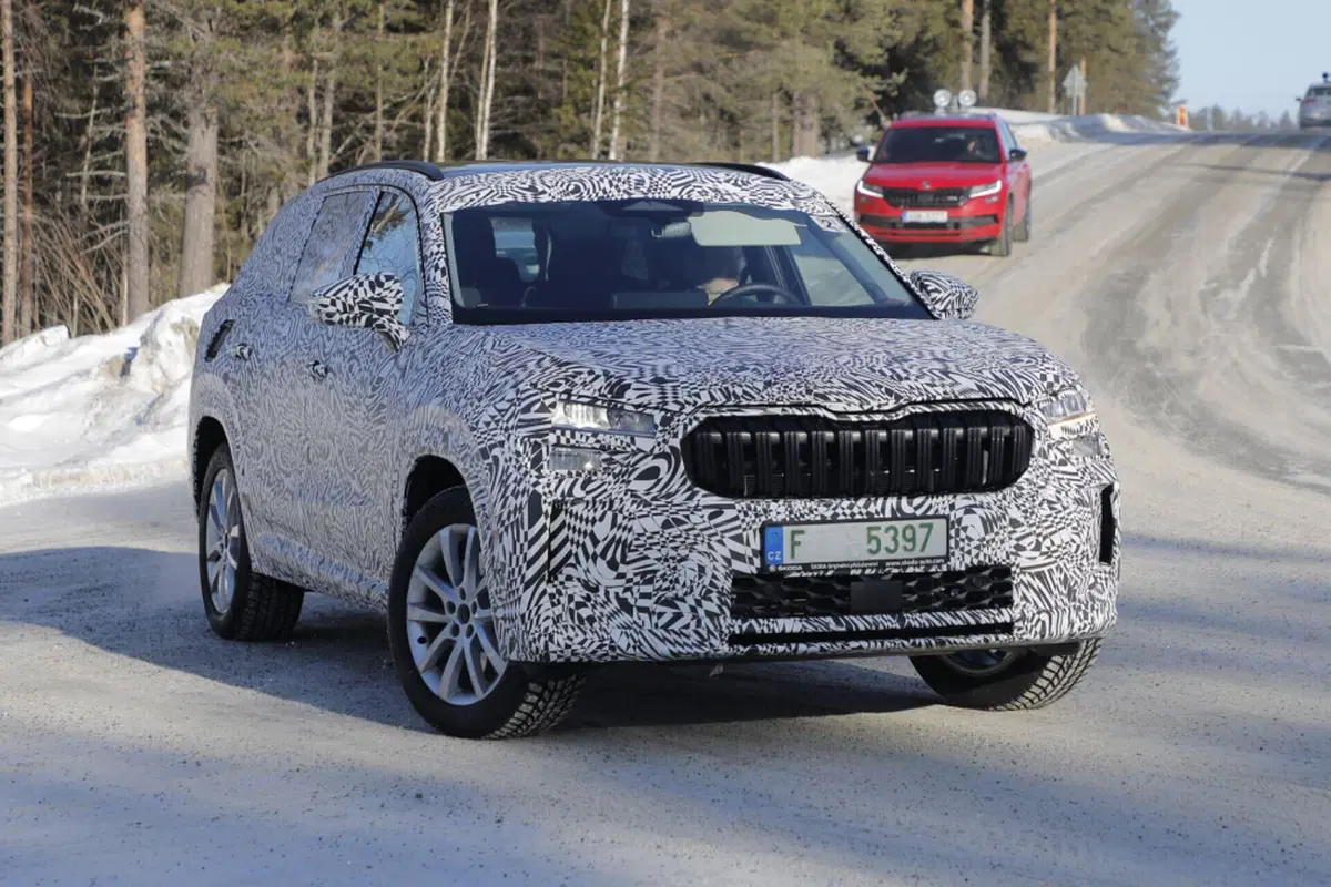 Nuova Skoda Kodiaq, l’ibrido sarà presente nei motori diesel e benzina [Foto Spia] (6)