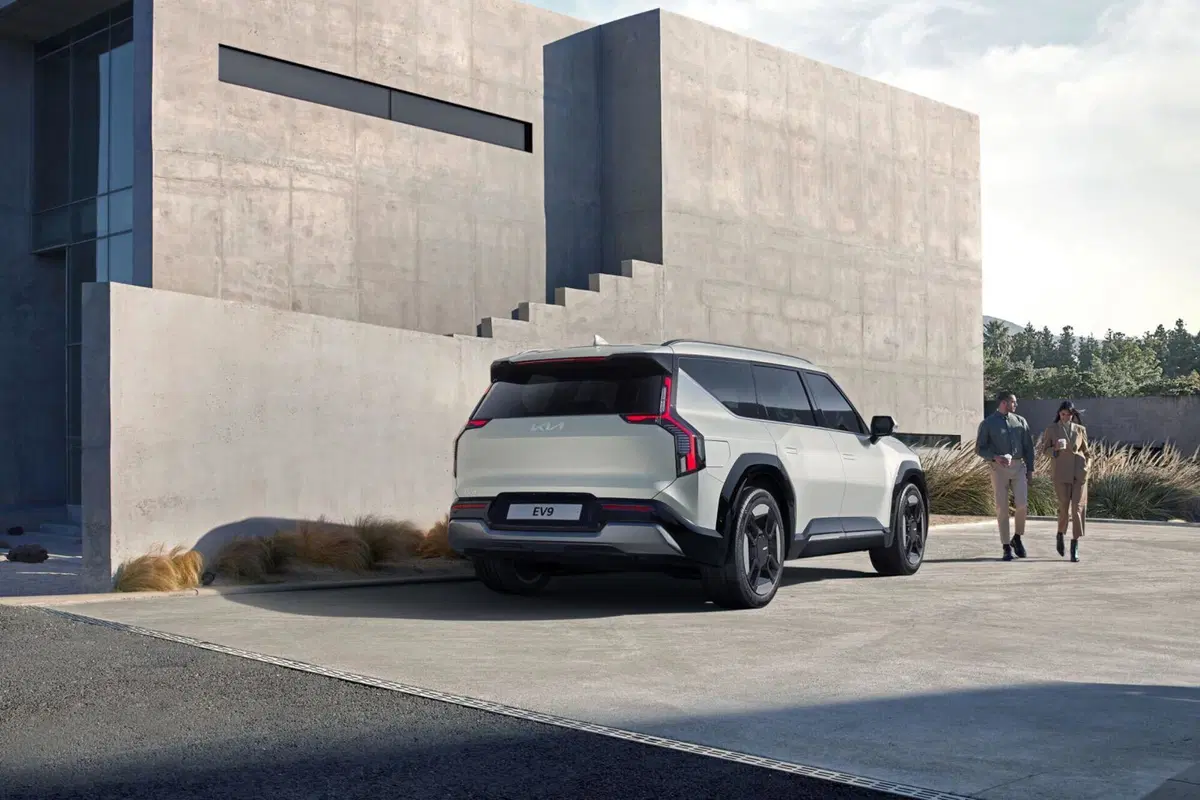 Nuova Kia EV9: suv elettrica che cambia il design e il comfort [VIDEO]