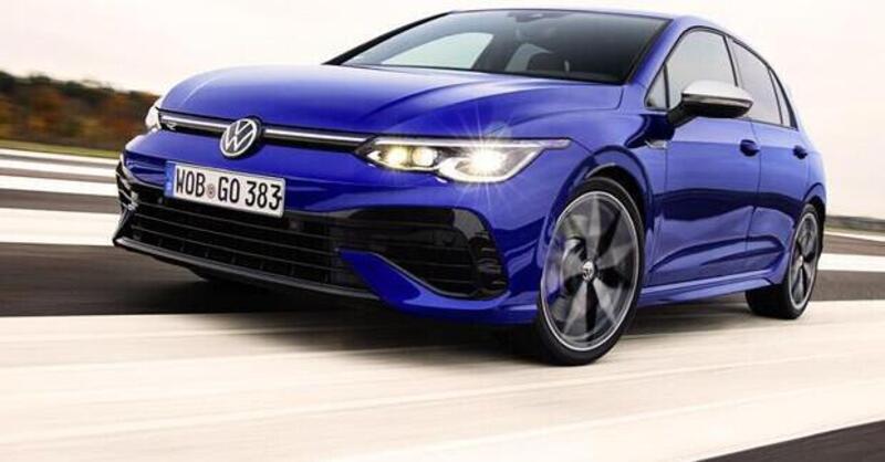 Scende in campo e le ha tutte contro: Volkswagen Golf 8 R Pro e Contro