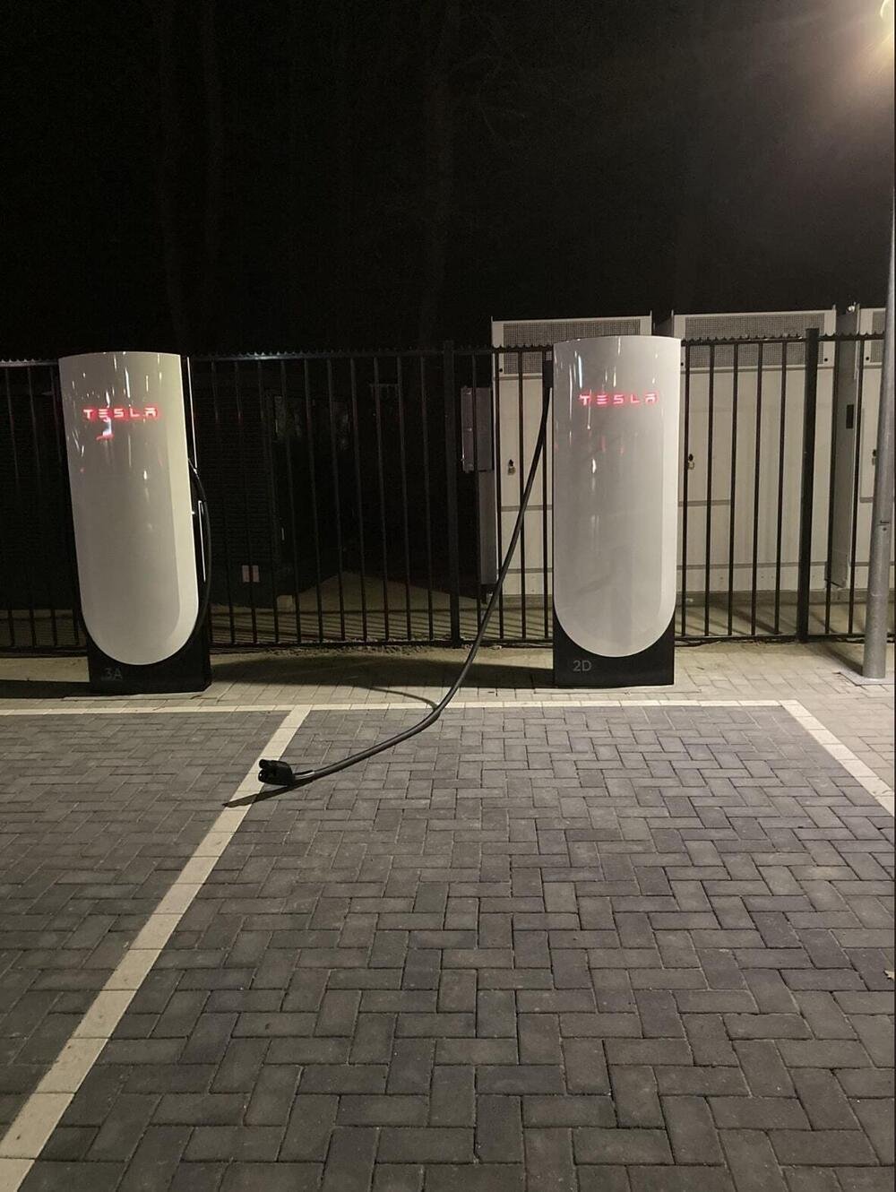 Tesla Supercharger V4