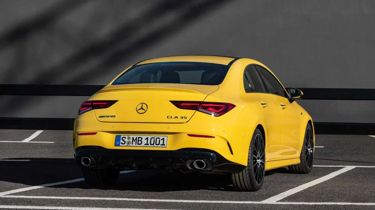 Mercedes-Benz CLA 35 AMG 4Matic (2)