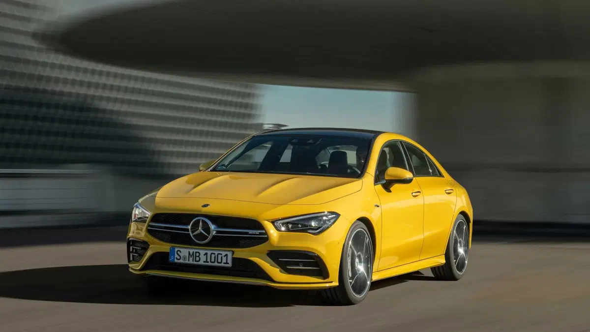 Mercedes-Benz CLA 35 AMG 4Matic (3)