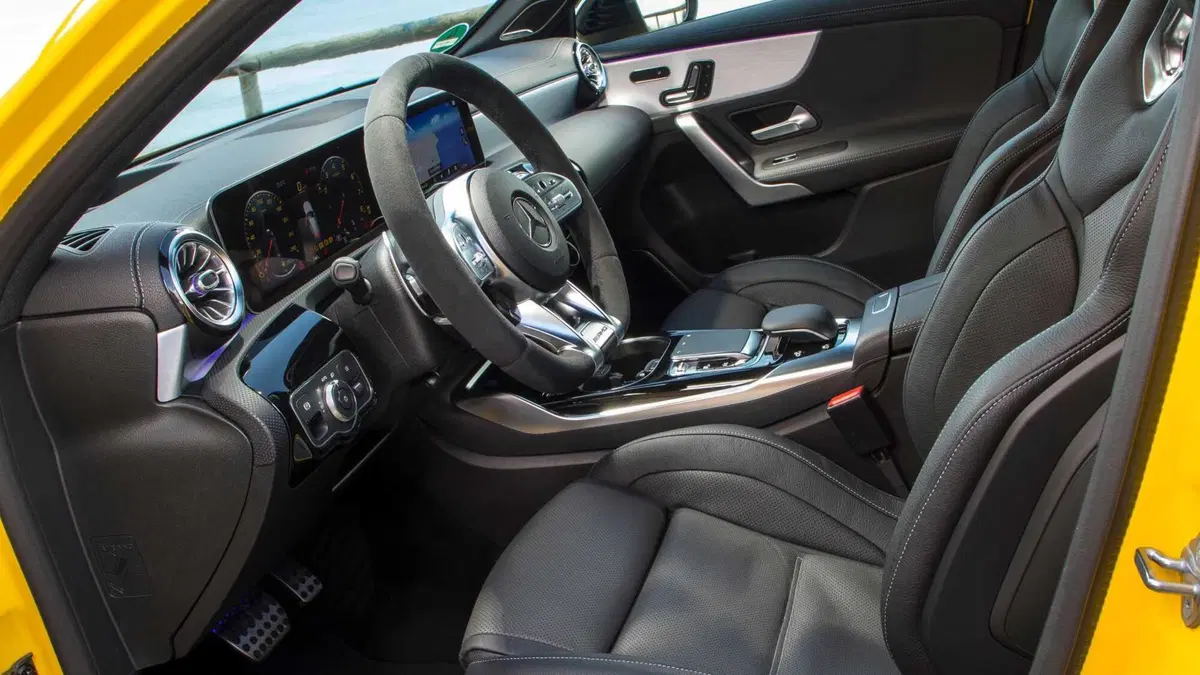 Mercedes-Benz Classe A 35 AMG 4Matic (7)