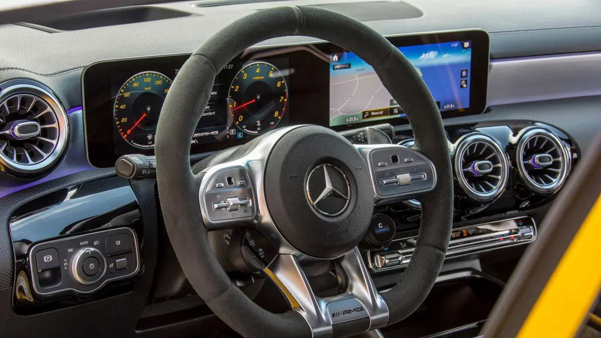 Mercedes-Benz Classe A 35 AMG 4Matic (8)