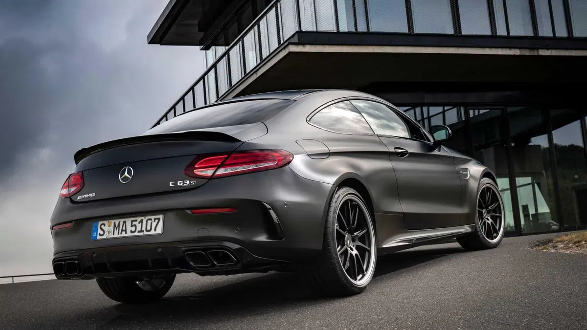 Mercedes-Benz Classe C Coupé 63 AMG Coupé S (5)