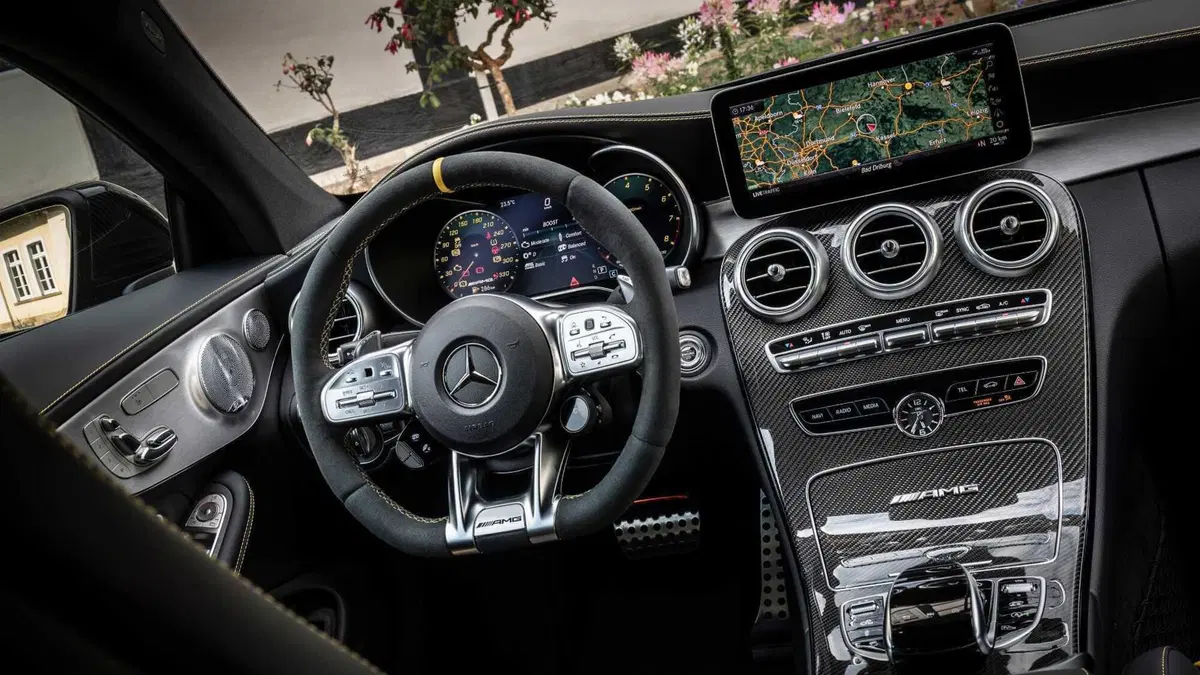 Mercedes-Benz Classe C Coupé 63 AMG Coupé S (6)