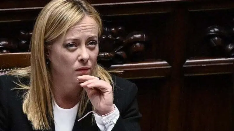 Giorgia Meloni, l'elettrico vuol dire disoccupazione e delocalizzazione