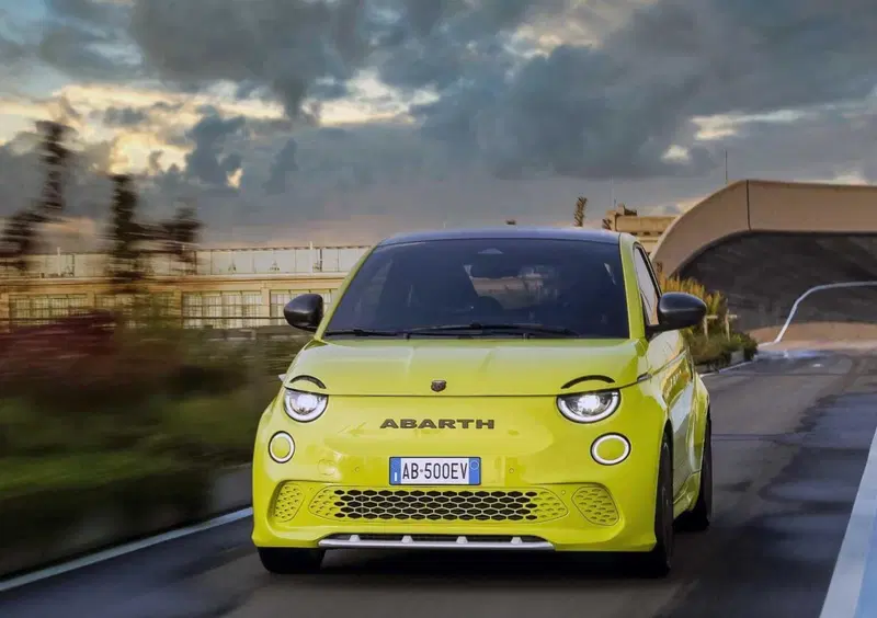 Abarth 500e (2)