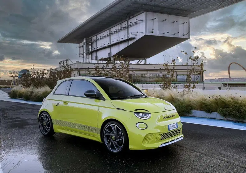 Abarth 500e (5)
