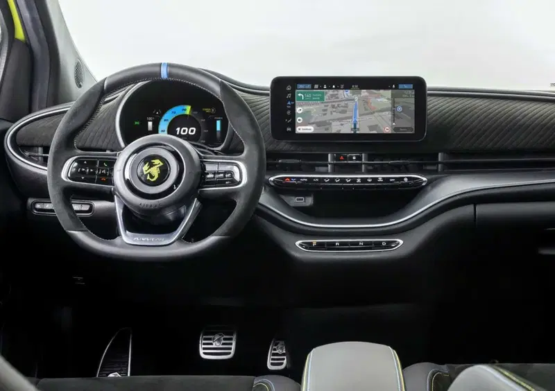 Abarth 500e (13)