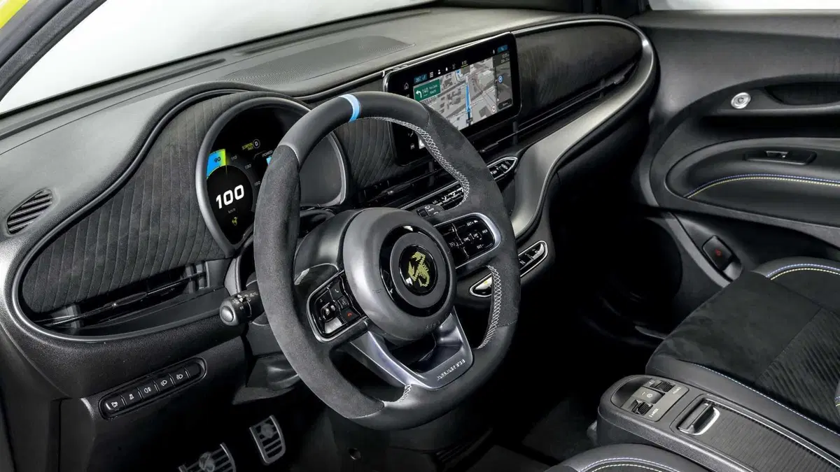 Abarth 500e (14)