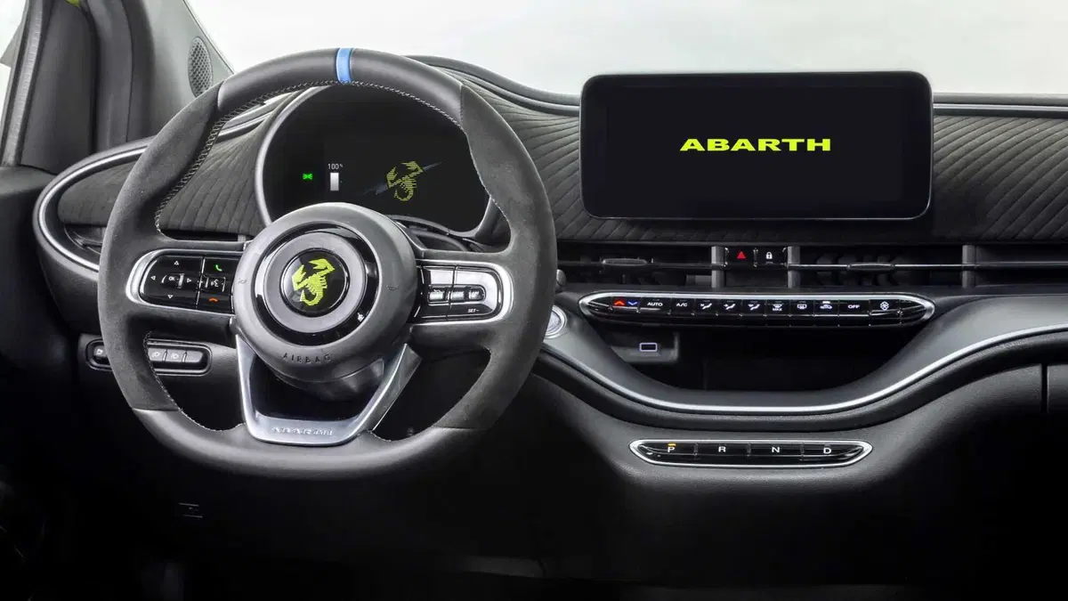 Abarth 500e (15)