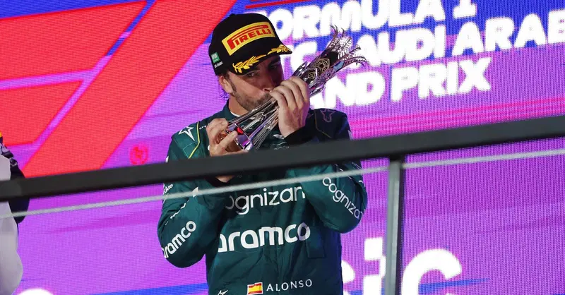 F1. Fernando Alonso sul podio, poi no, poi di nuovo s&igrave;: ecco cos'&egrave; successo davvero a Jeddah