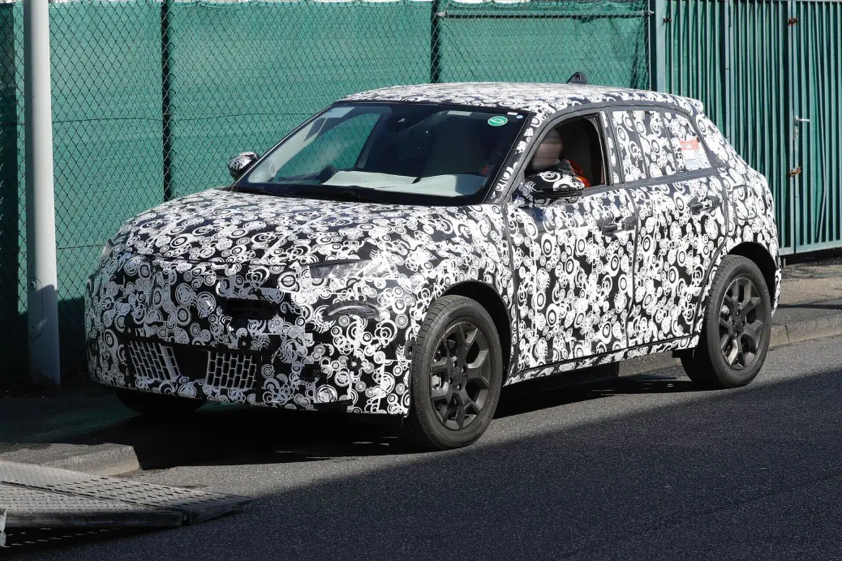 Fiat 600, sarà elettrica e ibrida: ecco le nuove foto spia